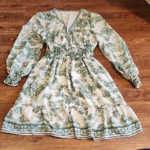 Max Studio Cream Garment with Green Accents